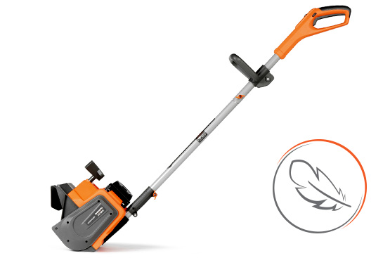 The snowplow is rechargeable DAEWOO DAST 4042Li Set